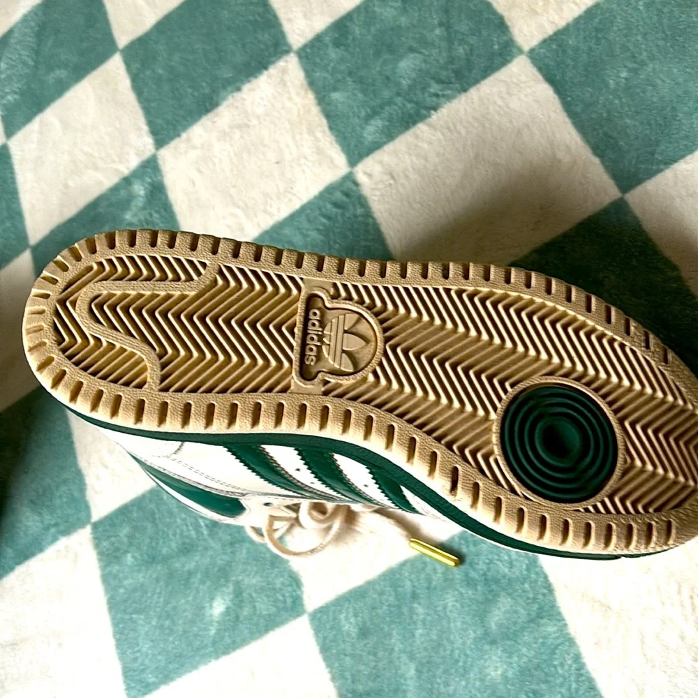 Youth adidas high tops, emerald green, lightly used. See photos for condition. - Picture 3 of 5